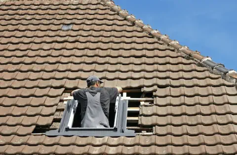 Pose de velux - Marcilly-sur-Vienne